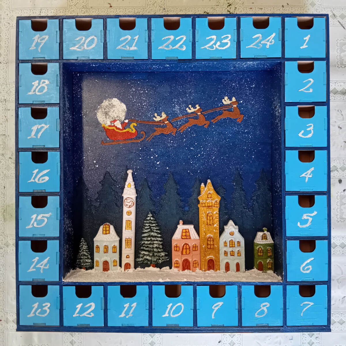 Domborműves élményfestés Gyarmaton: Adventi naptár - A kész alkotás